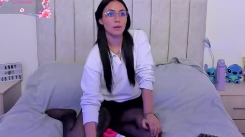 Snapshot of annyroberts_89 chatting on 9, 11, 2025 Anny online show from 9, 11, 2025