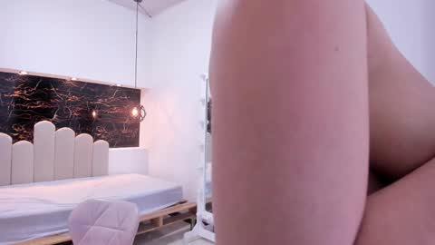 Snapshot of annyrosee chatting on 10, 9, 2025 Anny online show from 10, 9, 2025