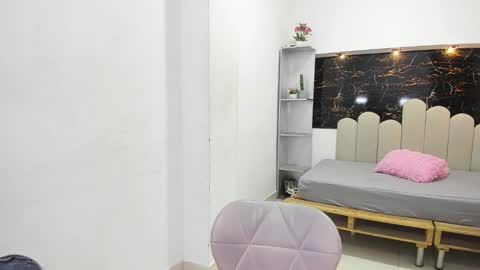 Snapshot of annyrosee chatting on 15, 10, 2025 Anny online show from 15, 10, 2025