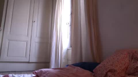 Snapshot of ant1rooxo chatting on 19, 10, 2025 anton online show from 19, 10, 2025