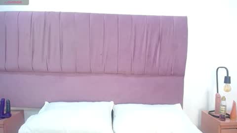 Anthonelaa   online show from 23, 2, 2025