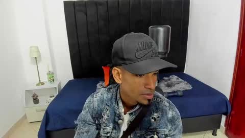 Snapshot of anthoy_wayans chatting on 18, 12, 2024       online show from 18, 12, 2024