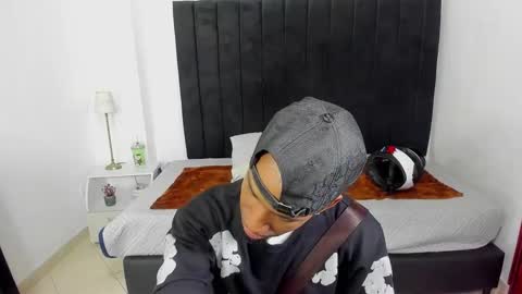 Snapshot of anthoy_wayans chatting on 11, 1, 2025       online show from 11, 1, 2025