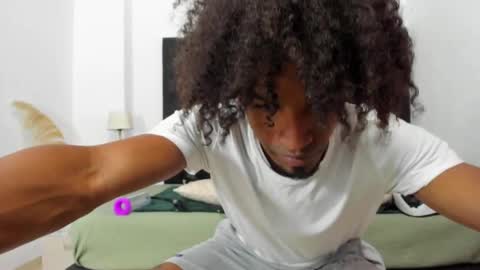 Snapshot of anthoy_wayans chatting on 1, 3, 2025       online show from 1, 3, 2025
