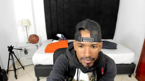 Snapshot of anthoy_wayans chatting on 1, 10, 2025       online show from 1, 10, 2025