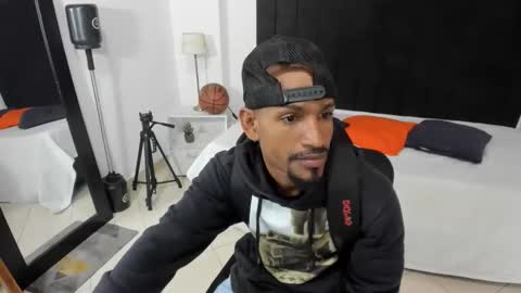 Snapshot of anthoy_wayans chatting on 5, 10, 2025       online show from 5, 10, 2025