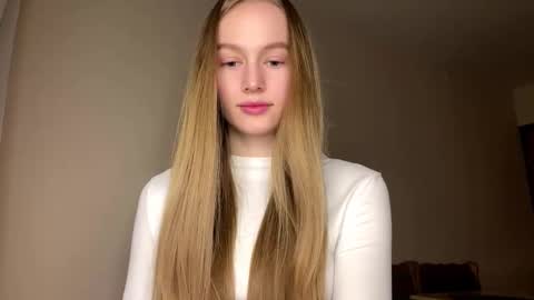 Snapshot of antionettepulgarin chatting on 15, 2, 2026 Viktoria online show from 15, 2, 2026