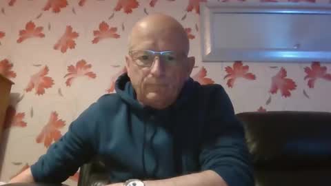 Snapshot of antmatt2025 chatting on 21, 11, 2025 antmatt2025 online show from 21, 11, 2025