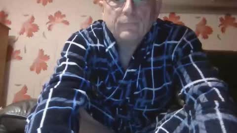 Snapshot of antmatt2025 chatting on 23, 12, 2025 antmatt2025 online show from 23, 12, 2025