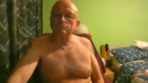 Snapshot of antmatt2025 chatting on 9, 1, 2026 antmatt2025 online show from 9, 1, 2026