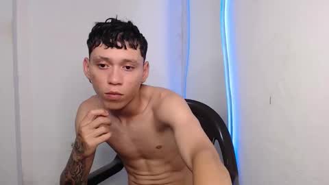 Snapshot of antoine_martercum chatting on 19, 12, 2025 Antoine online show from 19, 12, 2025