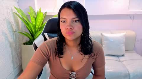 Snapshot of antonela_tp chatting on 17, 9, 2025 Antonela online show from 17, 9, 2025