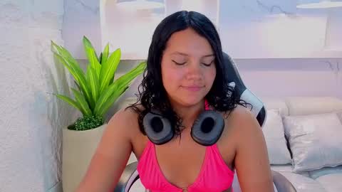 Snapshot of antonela_tp chatting on 25, 9, 2025 Antonela online show from 25, 9, 2025