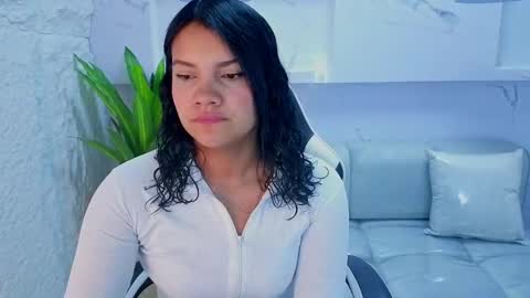 Snapshot of antonela_tp chatting on 29, 9, 2025 Antonela online show from 29, 9, 2025