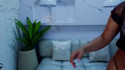 Snapshot of antonela_tp chatting on 30, 9, 2025 Antonela online show from 30, 9, 2025