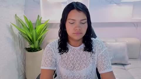 Snapshot of antonela_tp chatting on 1, 10, 2025 Antonela online show from 1, 10, 2025