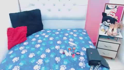 antonela_xx3 online show from 18, 3, 2026