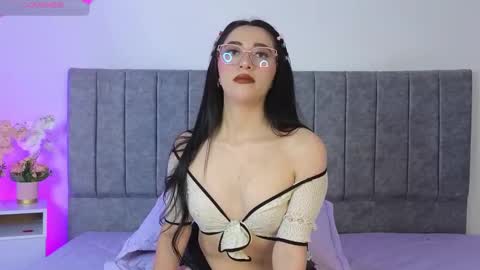 Snapshot of antonella01_cf chatting on 22, 9, 2025 antonella online show from 22, 9, 2025