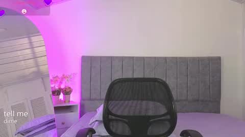 Snapshot of antonella01_cf chatting on 26, 9, 2025 antonella online show from 26, 9, 2025