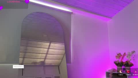 Snapshot of antonella01_cf chatting on 12, 10, 2025 antonella online show from 12, 10, 2025