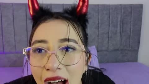 Snapshot of antonella01_cf chatting on 21, 10, 2025 antonella online show from 21, 10, 2025