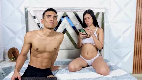 Snapshot of antonella_and_axel chatting on 29, 10, 2025 Antonella 20 Axel 23 online show from 29, 10, 2025