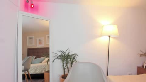 Snapshot of antonella_barone chatting on 18, 11, 2025 Antonella online show from 18, 11, 2025