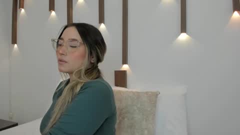 Snapshot of antonella_cutie_ chatting on 27, 1, 2025 A N T O N E L L A online show from 27, 1, 2025