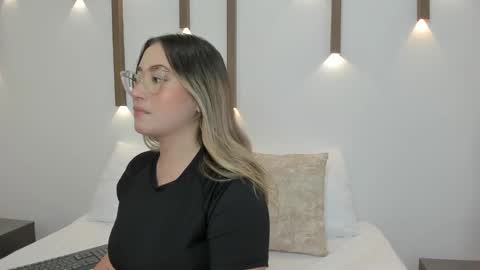 Snapshot of antonella_cutie_ chatting on 29, 1, 2025 A N T O N E L L A online show from 29, 1, 2025