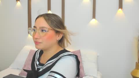 Snapshot of antonella_cutie_ chatting on 13, 2, 2025 A N T O N E L L A online show from 13, 2, 2025