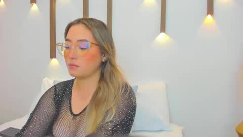 Snapshot of antonella_cutie_ chatting on 18, 2, 2025 A N T O N E L L A online show from 18, 2, 2025