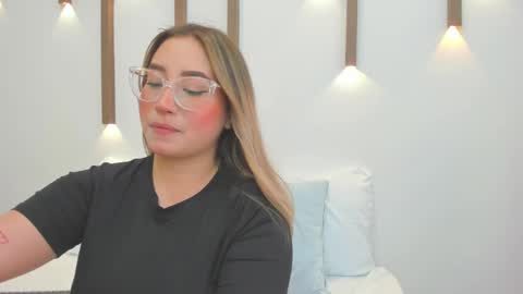 Snapshot of antonella_cutie_ chatting on 21, 2, 2025 A N T O N E L L A online show from 21, 2, 2025