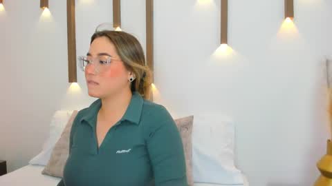 Snapshot of antonella_cutie_ chatting on 3, 3, 2025 A N T O N E L L A online show from 3, 3, 2025