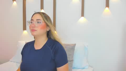 Snapshot of antonella_cutie_ chatting on 10, 3, 2025 A N T O N E L L A online show from 10, 3, 2025