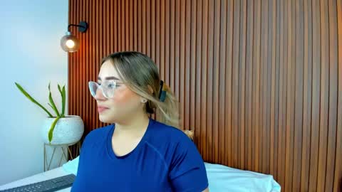 Snapshot of antonella_cutie_ chatting on 10, 3, 2025 A N T O N E L L A online show from 10, 3, 2025