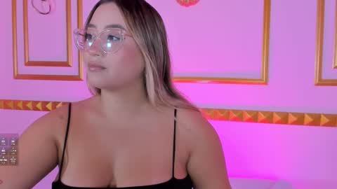 Snapshot of antonella_cutie_ chatting on 30, 10, 2025 A N T O N E L L A online show from 30, 10, 2025