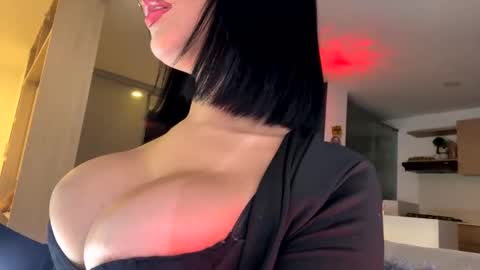 Snapshot of antonella_silva chatting on 18, 11, 2025 Anto online show from 18, 11, 2025