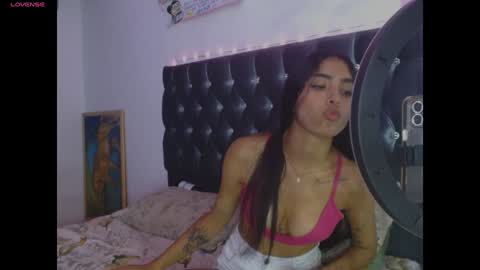 Snapshot of antonellaandnoah chatting on 22, 1, 2025 AntonellaAndNoah online show from 22, 1, 2025