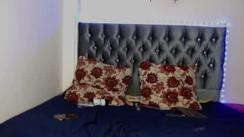 Snapshot of antonellaandnoah chatting on 3, 3, 2025 AntonellaAndNoah online show from 3, 3, 2025