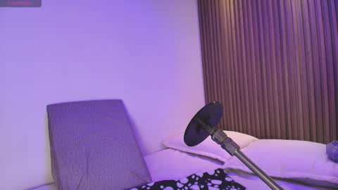 Antonella online show from 11, 11, 2025