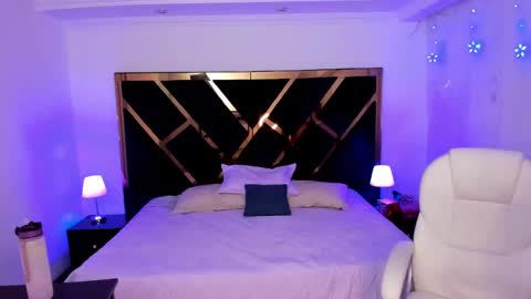 Snapshot of antonellalove_ chatting on 19, 12, 2024 My name is Andrea thumb up me please its important online show from 19, 12, 2024