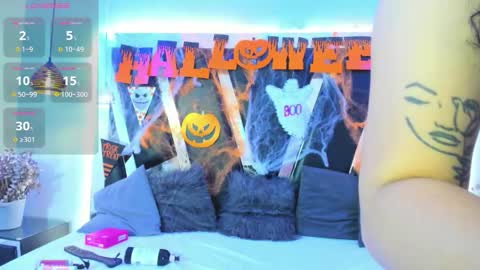 A N T O N E L L E  online show from 21, 10, 2025