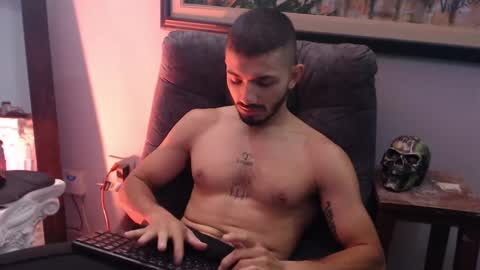 Snapshot of antoniocuervo chatting on 31, 12, 2024 Hadez online show from 31, 12, 2024