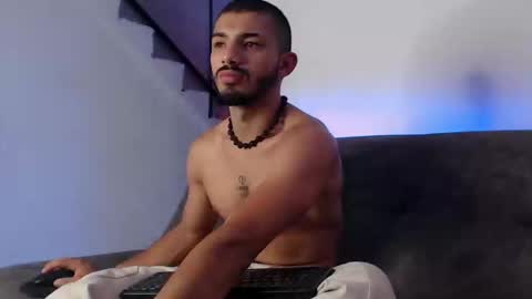 Snapshot of antoniocuervo chatting on 17, 1, 2025 Hadez online show from 17, 1, 2025