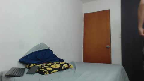 Snapshot of antony_smithh chatting on 6, 2, 2025 antony_smithh online show from 6, 2, 2025