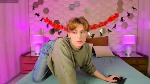 Snapshot of antonylewis chatting on 29, 10, 2025 YummyTony online show from 29, 10, 2025