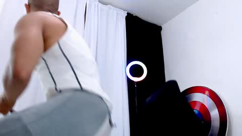 Instagram miguelangel1802  online show from 24, 5, 2026