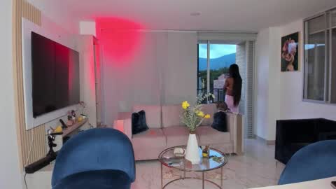 Maria Antonia online show from 5, 11, 2025