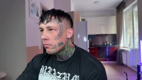 Tom online show from 8, 4, 2026