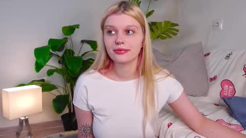 any_mo0n online show from 11, 10, 2025